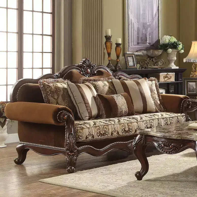 Divano Jardena 89": Braccioli Arrotondati, Gambe Queen Anne, Borchie decorative - Acme Furniture