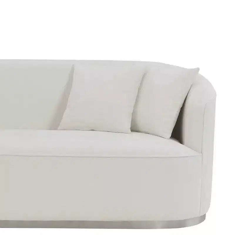 Divano Odette Acme Furniture 83" in Velluto Beige: Lussuoso Rivestito, Struttura in Legno, Include 4 Cuscini Decorativi
