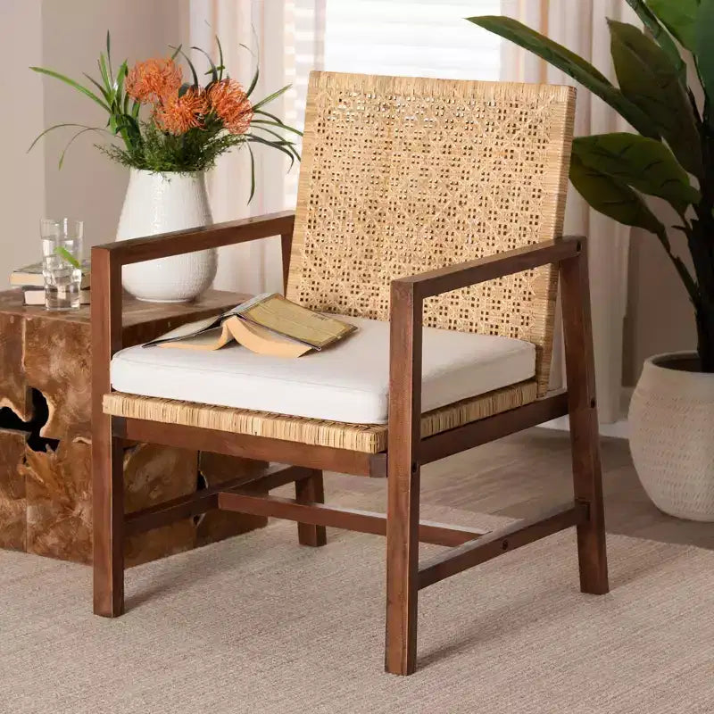 bali & pari Poltrona Lovina in Rattan e Legno di Acacia, Miele Chiaro/Marrone Chiaro
