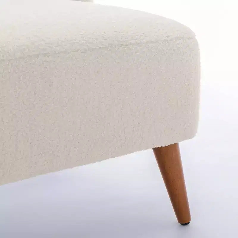 Comfort Pointe Poltrona accento Vesper Bouclé bianco latte: senza braccioli, a pozzetto, gambe in legno, cuscino in schiuma
