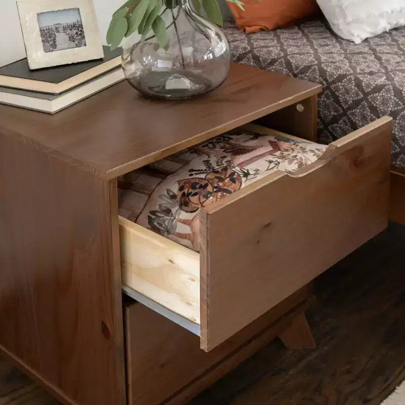 Pensy Comodino a 2 Cassetti in Legno Massello Stile Mid-Century Modern, Noce - Powell