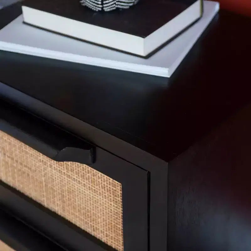 Powell Gordon Tavolino d'appoggio in Legno Massello e Rattan con Gambe in Metallo Nero a 2 Cassetti Nero: Legno di Mango, Contenitore, Design Moderno