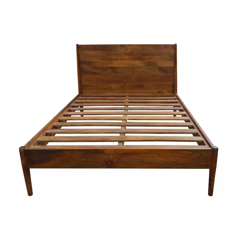Letto a piattaforma Queen Sierra in legno castagno - New Heights: Mango massiccio, moderno di metà secolo, nessuna rete a molle richiesta