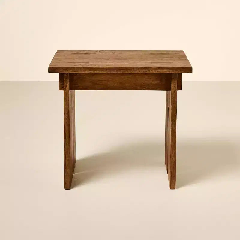 Sgabello o pouf in legno - Rovere anticato - Hearth & Hand™ with Magnolia: Dettaglio stile rustico, Struttura in legno dell'albero della gomma, Altezza 45,72 cm