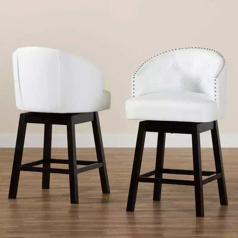 Set 2 sgabelli da bancone girevoli Theron in similpelle e legno - Baxton Studio