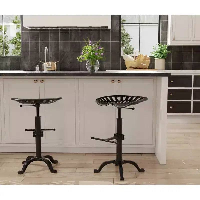 Sgabello da bar Carolina Living Adjustable Tractor Seat ad altezza bancone