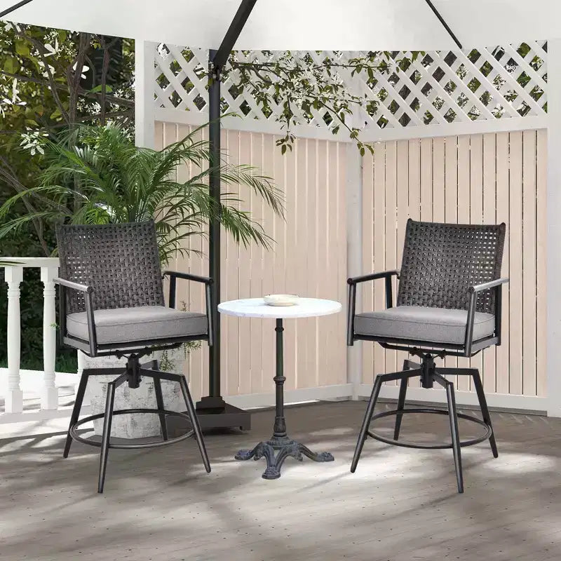 Set di sgabelli da bar girevoli a 360° Costway, altezza bancone, con struttura in metallo