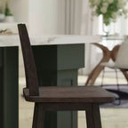Sgabello da pranzo girevole in legno stile rustico moderno Emma e Oliver con schienale intagliato decorativo