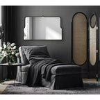 Specchio ad arco smerlato Kate e Laurel Gezella in metallo, 37x24, nero