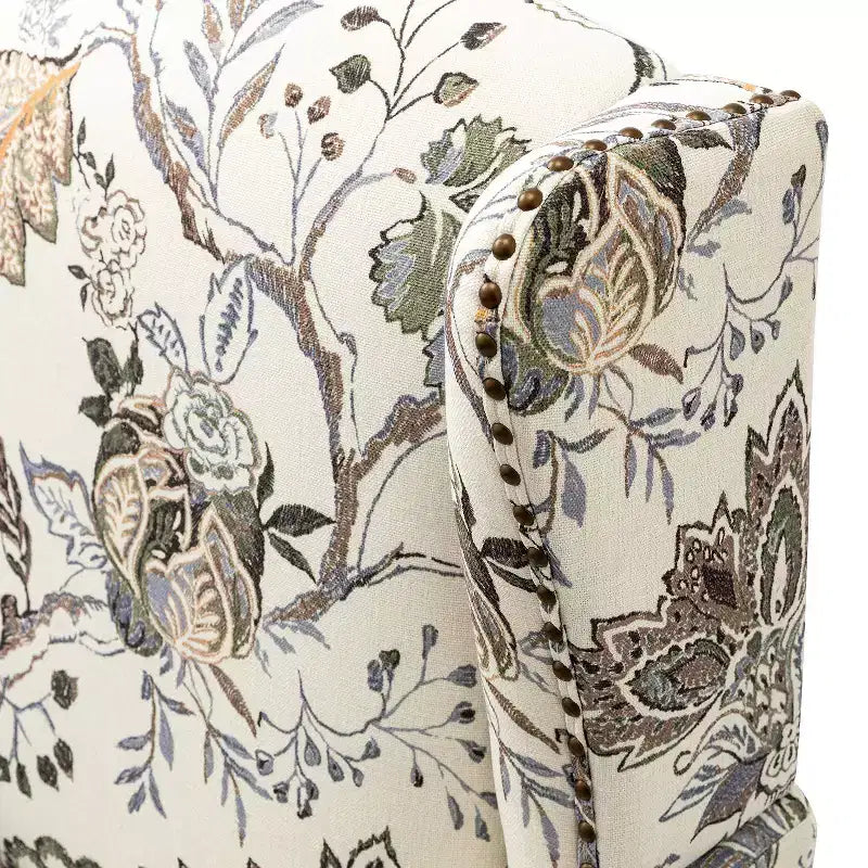 Poltrona Theodor con gambe a fuso per salotto e camera da letto | ART OF LIVING DESIGNS
