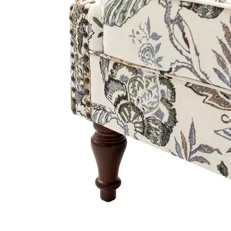 Poltrona Theodor con gambe a fuso per salotto e camera da letto | ART OF LIVING DESIGNS