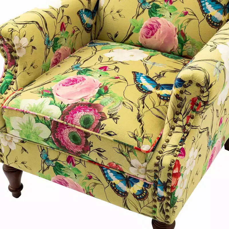 Poltrona Theodor con gambe a fuso per salotto e camera da letto | ART OF LIVING DESIGNS