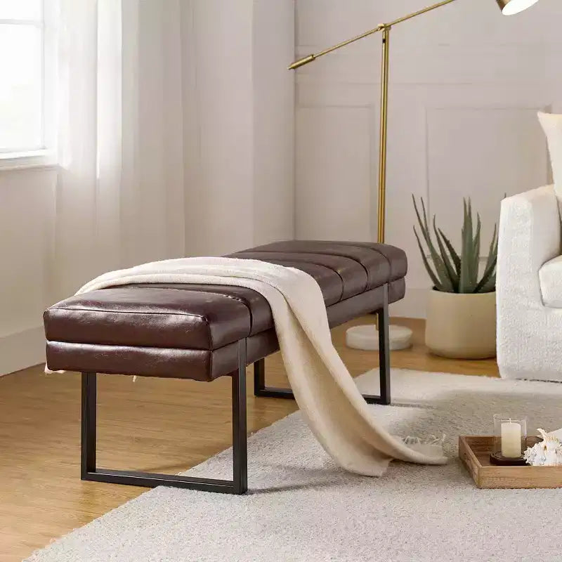 Fritz Panca Imbottita 52,5 W con Design Moderno a Canali Trapuntati e Gambe in Metallo|ART OF LIVING DESIGNS