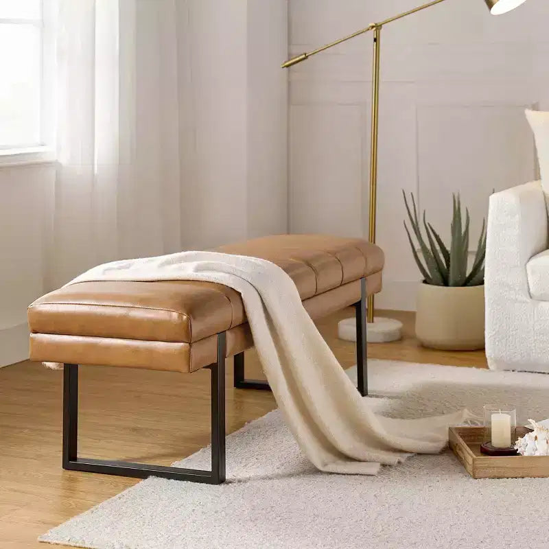 Fritz Panca Imbottita 52,5 W con Design Moderno a Canali Trapuntati e Gambe in Metallo|ART OF LIVING DESIGNS
