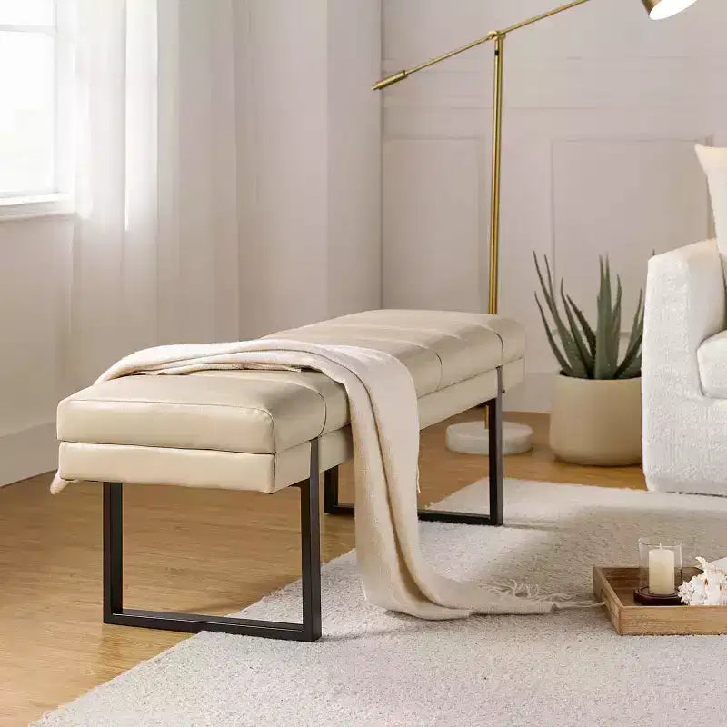 Fritz Panca Imbottita 52,5 W con Design Moderno a Canali Trapuntati e Gambe in Metallo|ART OF LIVING DESIGNS