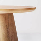 Tavolino rotondo con piedistallo in legno - Hearth & Hand with Magnolia