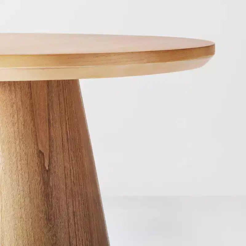 Tavolino rotondo con piedistallo in legno - Hearth & Hand with Magnolia