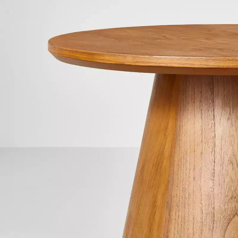 Tavolino rotondo con piedistallo in legno - Hearth & Hand with Magnolia