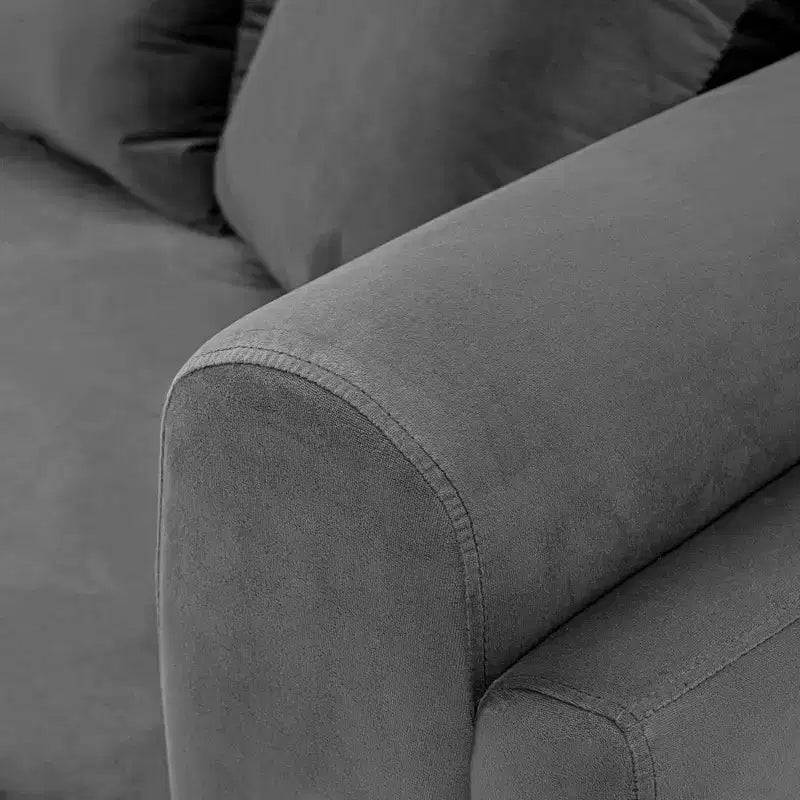 Divano contemporaneo Edmonda rivestito in velluto con cuscini - Manhattan Comfort