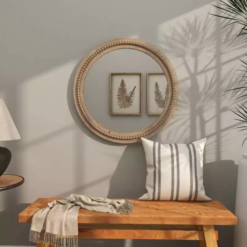 Specchio da parete in legno anticato con dettagli a perline - Olivia & May