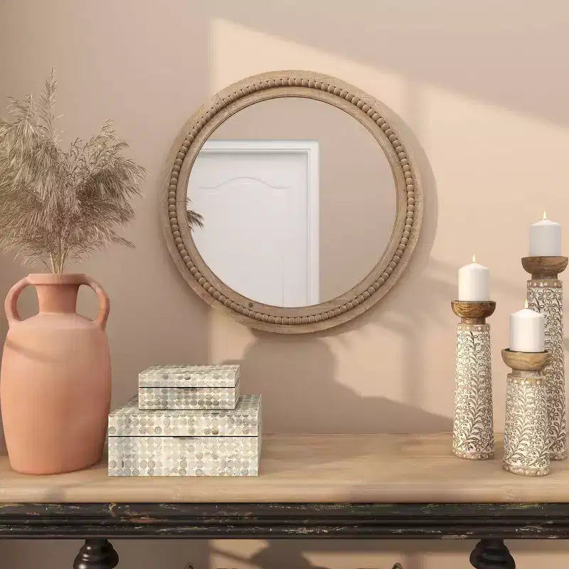 Specchio da parete in legno anticato con dettagli a perline - Olivia & May