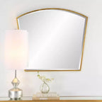 Specchio da parete ad arco Uttermost Boundary con finitura in foglia d'oro anticata, 36 x 31 3/4