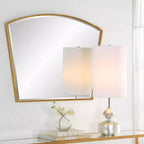 Specchio da parete ad arco Uttermost Boundary con finitura in foglia d'oro anticata, 36 x 31 3/4