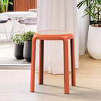 Sgabello da pranzo rotondo impilabile LeisureMod Tresse con parte superiore in vimini, design leggero e durevole per cucina, giardino, balcone, bar, terrazza o patio