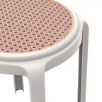 Sgabello da pranzo rotondo impilabile LeisureMod Tresse con parte superiore in vimini, design leggero e durevole per cucina, giardino, balcone, bar, terrazza o patio