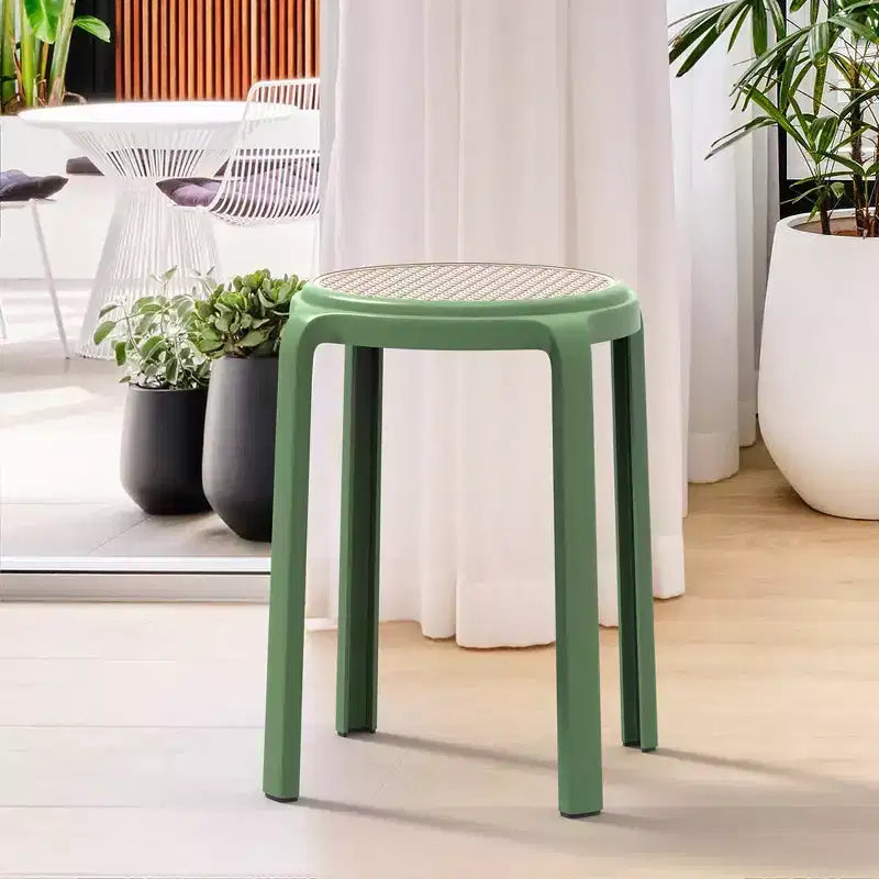 Sgabello da pranzo rotondo impilabile LeisureMod Tresse con parte superiore in vimini, design leggero e durevole per cucina, giardino, balcone, bar, terrazza o patio