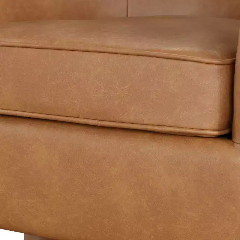 Poltrona girevole a barile Comfort Pointe Irving con base in legno e similpelle