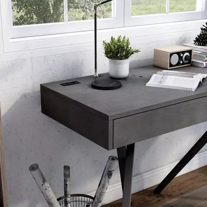 HOMES: Inside + Out Scrivania Thunderseek Mid Century 2 cassetti da 47" con USB e prese di corrente