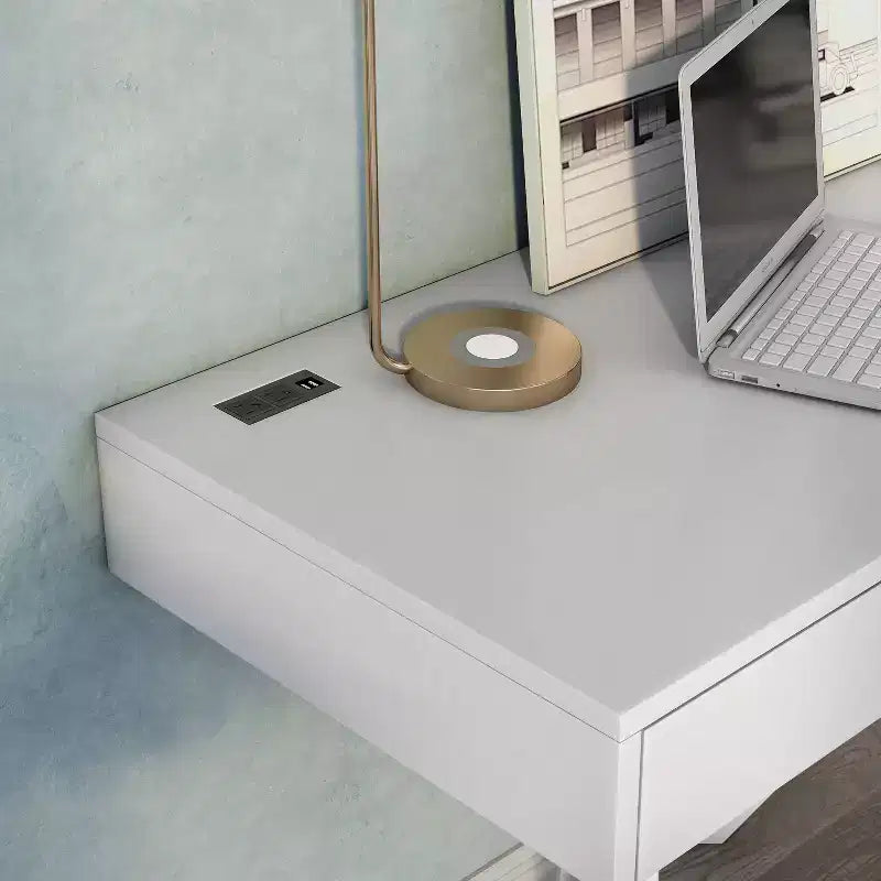 HOMES: Inside + Out Scrivania Thunderseek Mid Century 2 cassetti da 47" con USB e prese di corrente