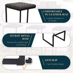 Sgabello da bar moderno in pelle trapuntata LeisureMod Quincy con struttura in metallo nero, sedia da bancone per isola cucina e posti a sedere a bancone