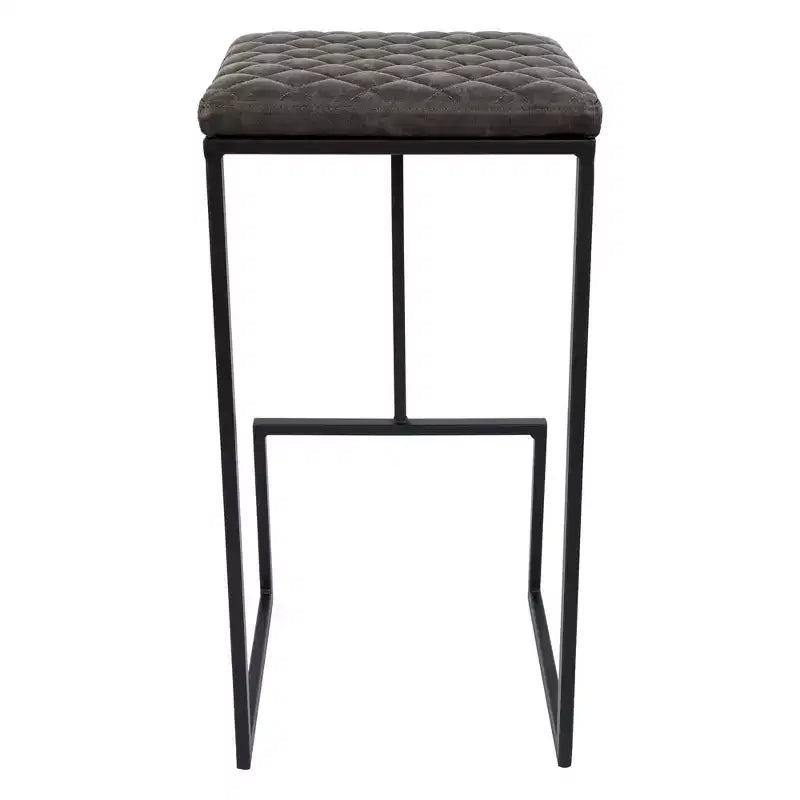 Sgabello da bar moderno in pelle trapuntata LeisureMod Quincy con struttura in metallo nero, sedia da bancone per isola cucina e posti a sedere a bancone