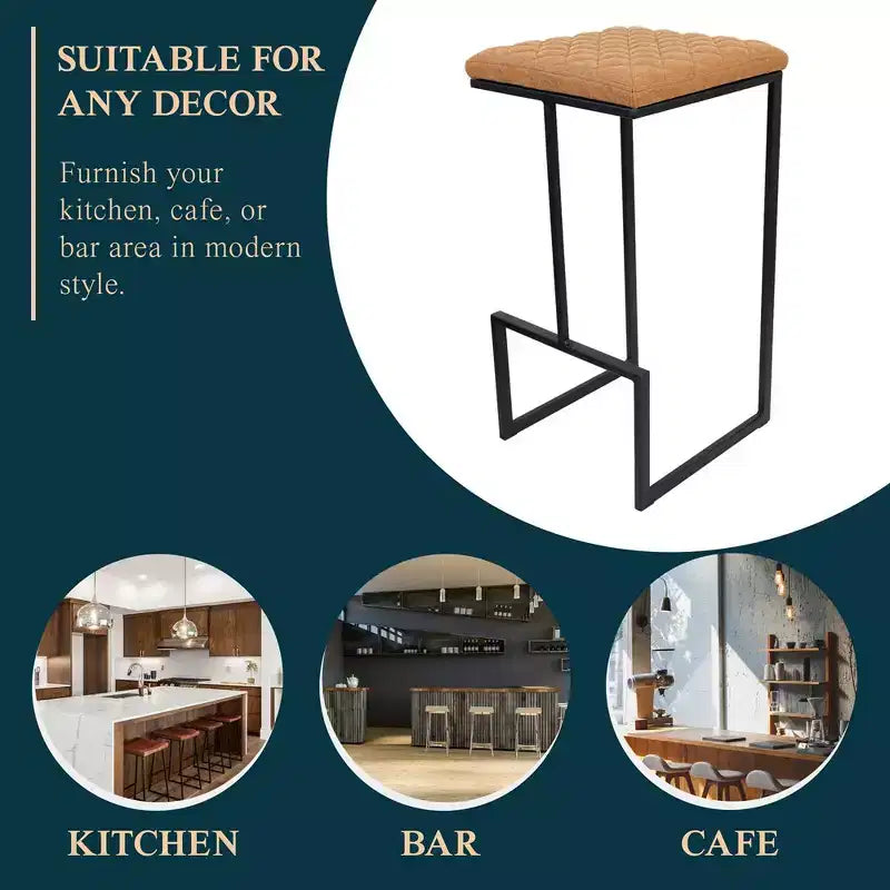 Sgabello da bar moderno in pelle trapuntata LeisureMod Quincy con struttura in metallo nero, sedia da bancone per isola cucina e posti a sedere a bancone