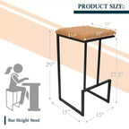 Sgabello da bar moderno in pelle trapuntata LeisureMod Quincy con struttura in metallo nero, sedia da bancone per isola cucina e posti a sedere a bancone
