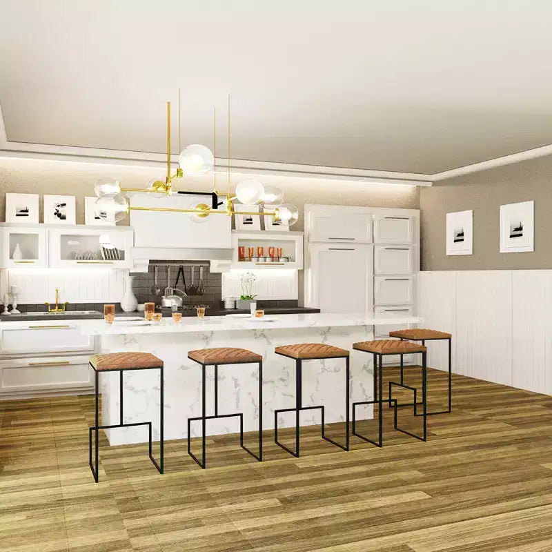 Sgabello da bar moderno in pelle trapuntata LeisureMod Quincy con struttura in metallo nero, sedia da bancone per isola cucina e posti a sedere a bancone