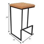 Sgabello da bar moderno in pelle trapuntata LeisureMod Quincy con struttura in metallo nero, sedia da bancone per isola cucina e posti a sedere a bancone