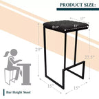 Sgabello da bar moderno in pelle trapuntata LeisureMod Quincy con struttura in metallo nero, sedia da bancone per isola cucina e posti a sedere a bancone