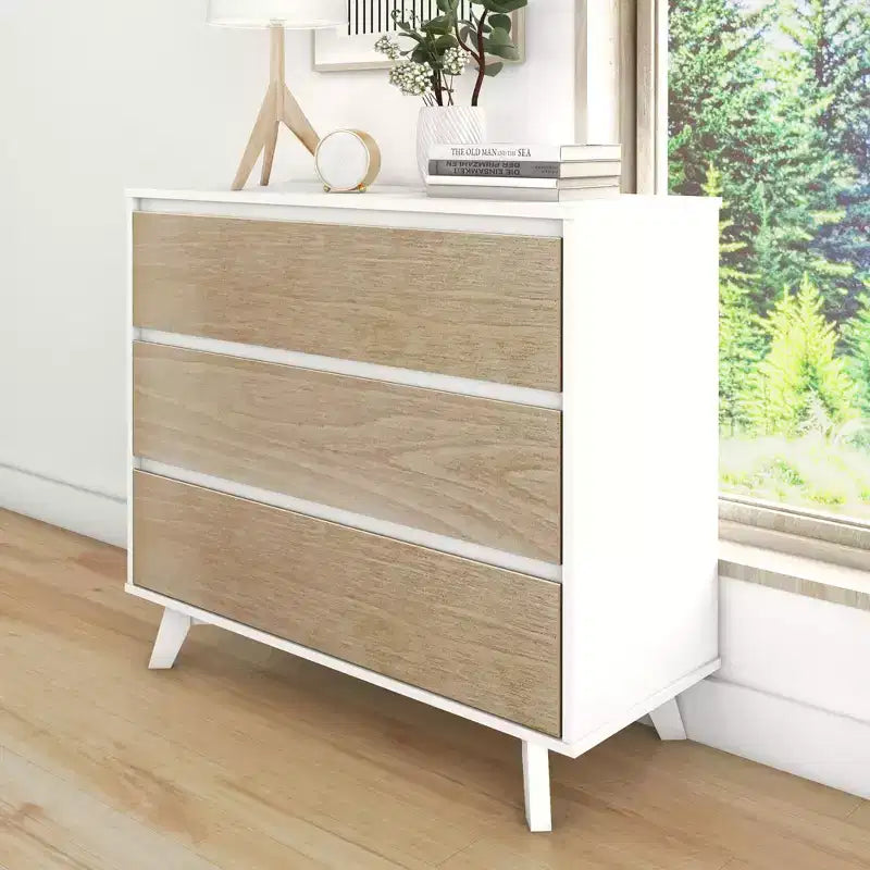 Comodino a 3 cassetti in legno massiccio scandinavo Max & Lily