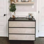 Comodino a 3 cassetti in legno massiccio scandinavo Max & Lily