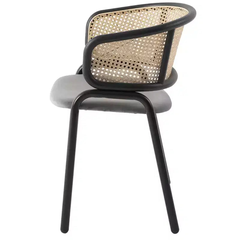 LeisureMod Ervilla Set di 4 Sedie da Pranzo con Schienale in Vimini e Sedile in Pelle, Struttura in Acciaio Nero, per Cucina Interna Moderna, Sala da Pranzo, Posti a Sedere al Tavolo