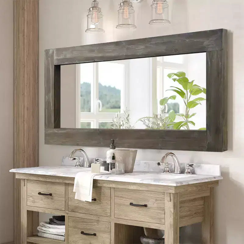 Specchio Dovelina Vintage a tutta lunghezza temperato con cornice in legno massello intagliato e ganci posteriori