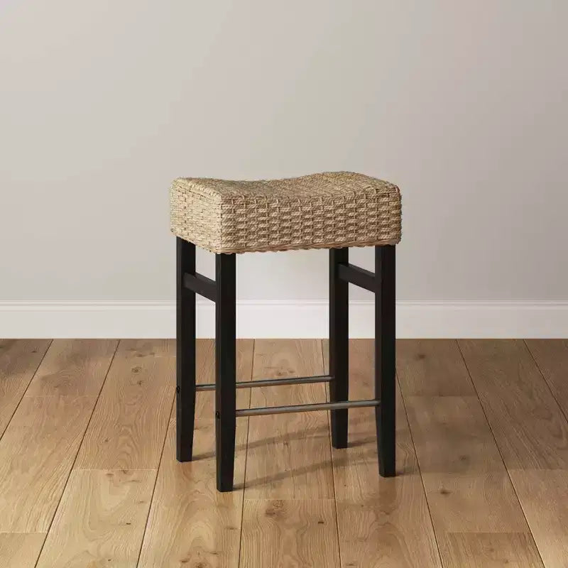 Sgabello da bar Nathan James Harvey in rattan spazzolato con tessuto in alghe marine