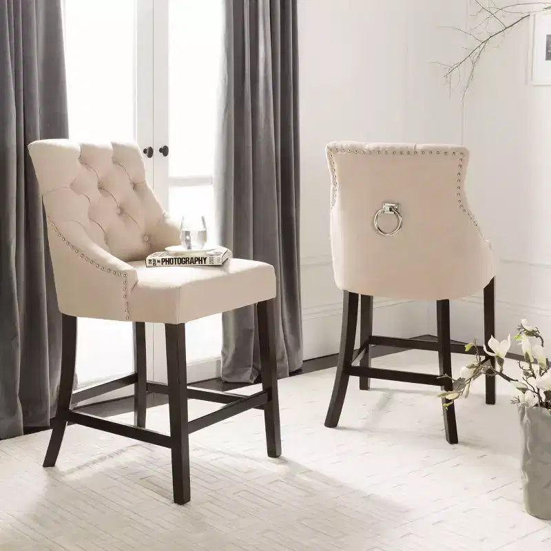 Sgabello da bancone Eleni Tufted Wing Back (set di 2) - BST6305 - Safavieh