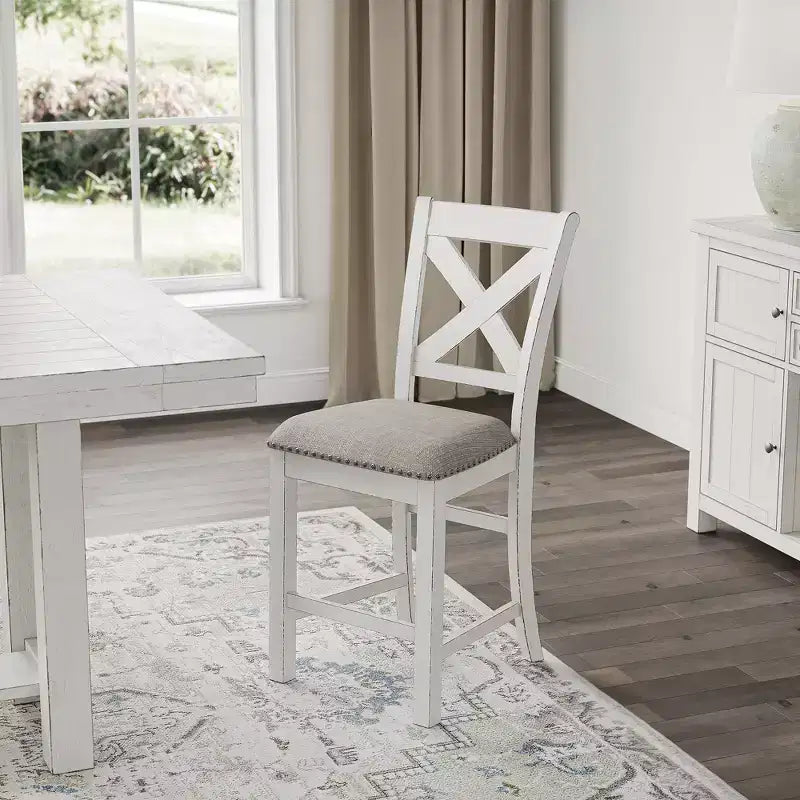 Signature Design by Ashley Robbinsdale Sgabelli da Bar a Altezza Bancone Stile Rustico con Schienale a X e Rifiniture Borchiate, Set da 2, Bianco Antico