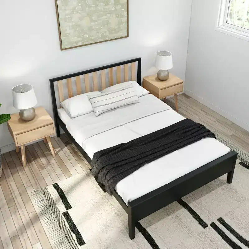 Struttura letto matrimoniale Plank+Beam scandinavo con testiera, letto a piattaforma in legno massello per adulti