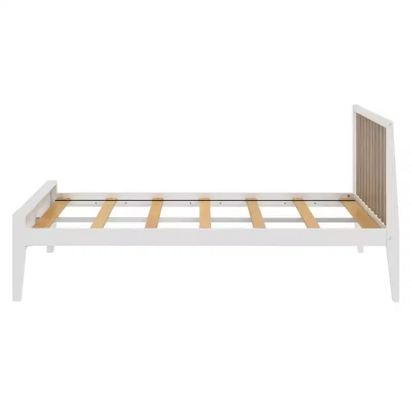 Struttura letto matrimoniale Plank+Beam scandinavo con testiera, letto a piattaforma in legno massello per adulti