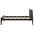 Struttura letto matrimoniale Plank+Beam scandinavo con testiera, letto a piattaforma in legno massello per adulti